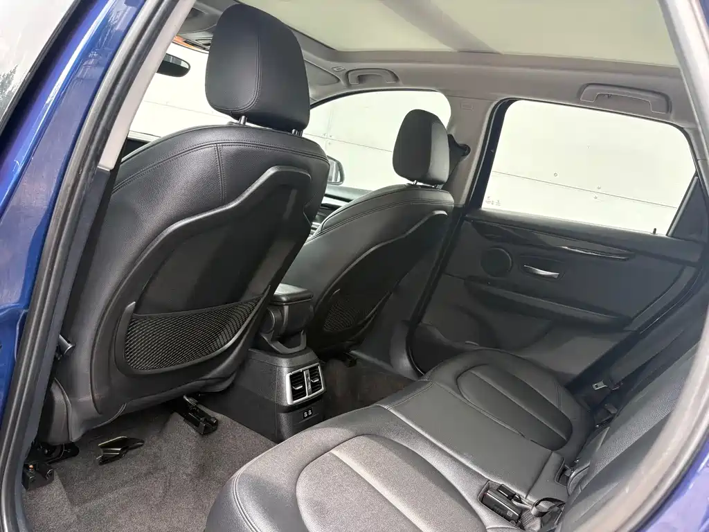 BMW 2 Series Station Wagon 2019 — фото 19