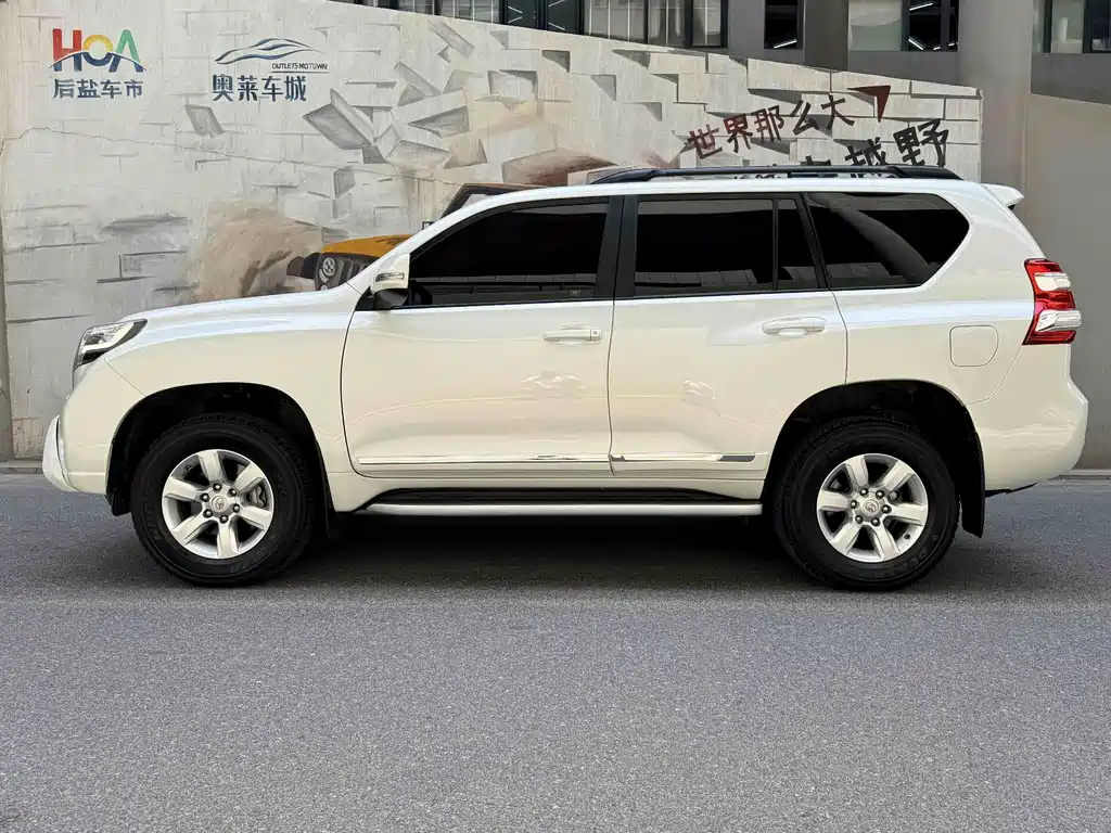 Toyota Prado 2017 — фото 3