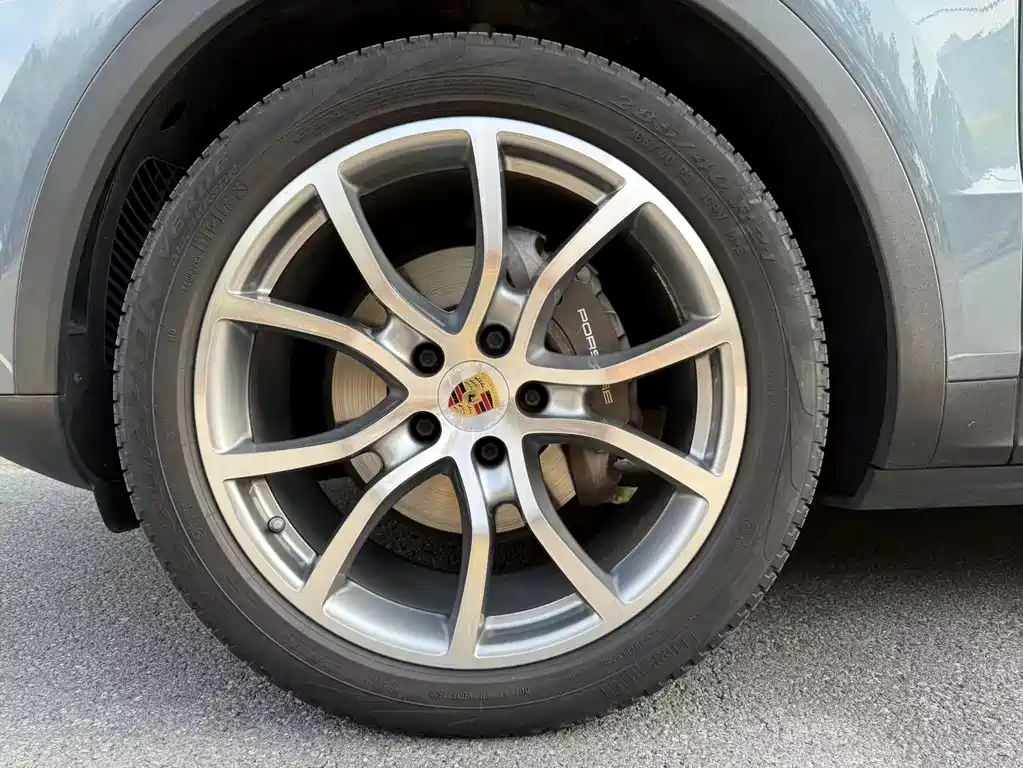 Porsche Cayenne 2018 — фото 12
