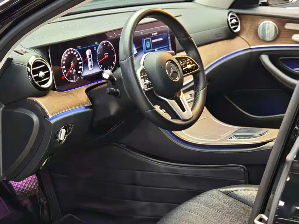 Mercedes-Benz E-Class 2020 — фото 17
