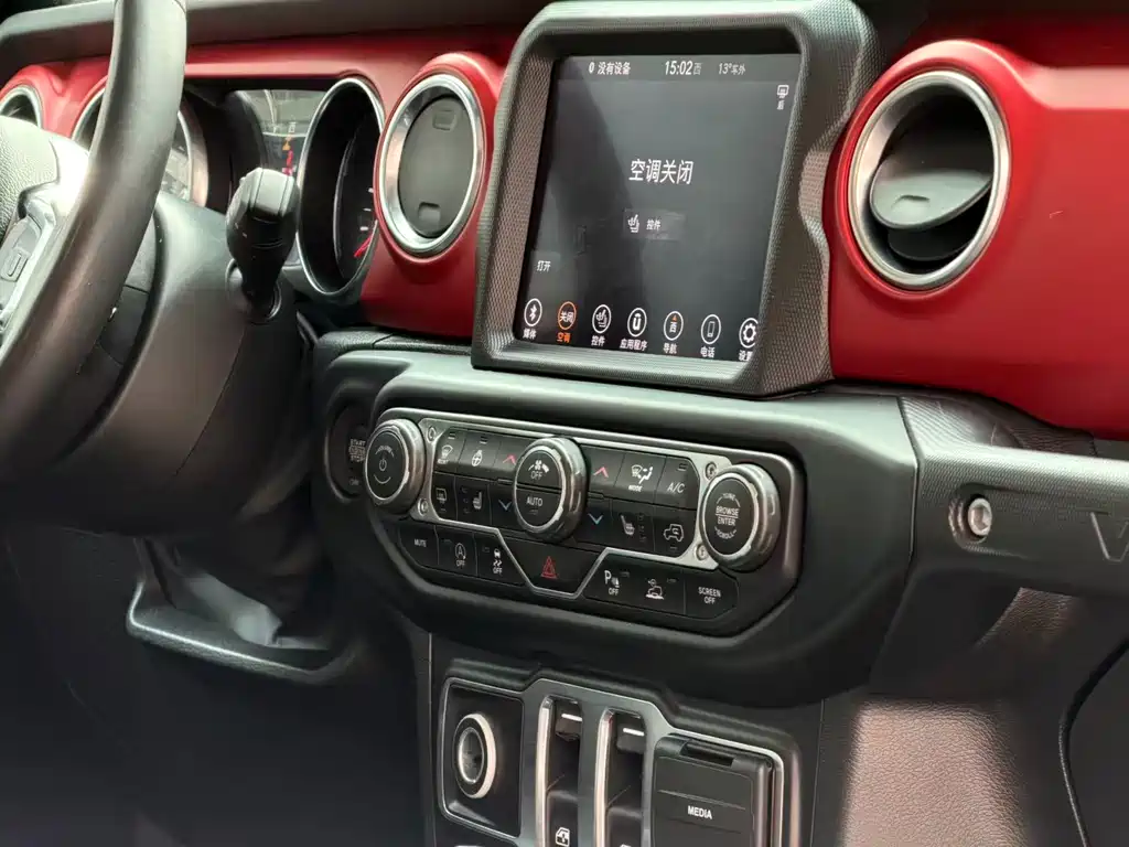 Jeep Wrangler 2022 — фото 11
