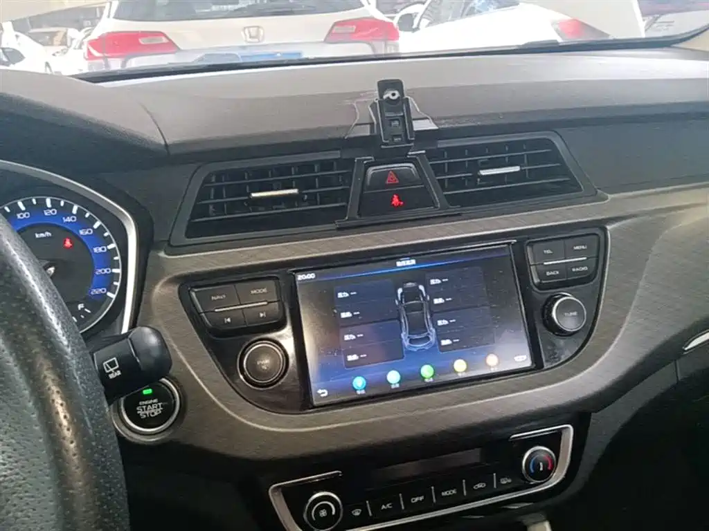 Geely Vision X3 2018 — фото 13