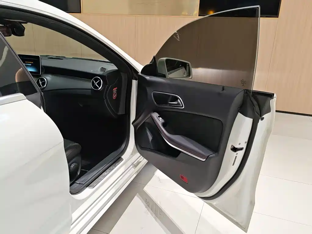 Mercedes-Benz CLA 2017 — фото 16