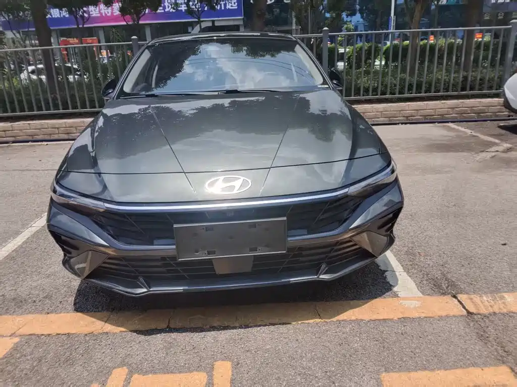 Hyundai Elantra 2023