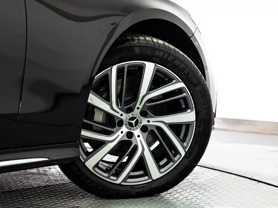 Mercedes-Benz E-Class 2025 — фото 20