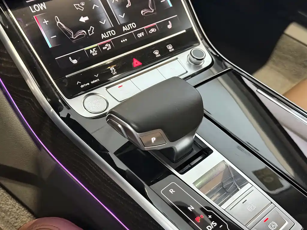 Audi A8 2019 — фото 9