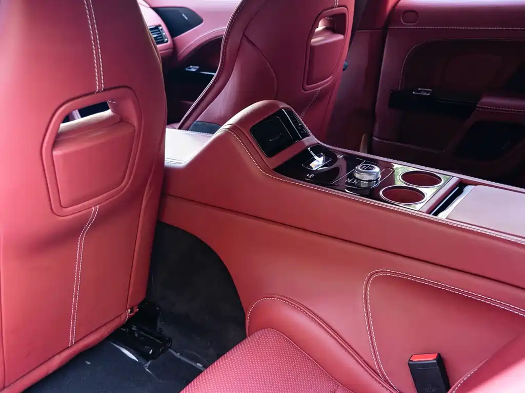 Aston Martin Rapide 2018 — фото 18