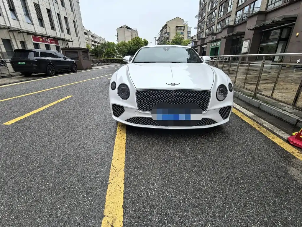Bentley Continental 2019 — фото 1