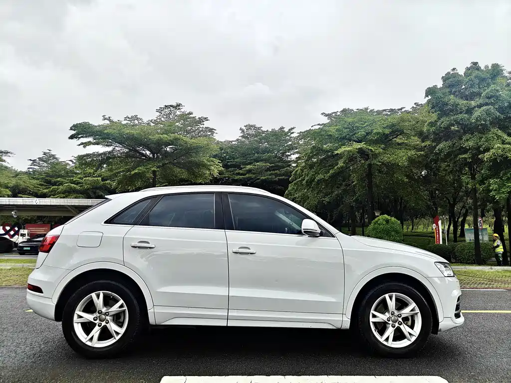 Audi Q3 2017 — фото 8