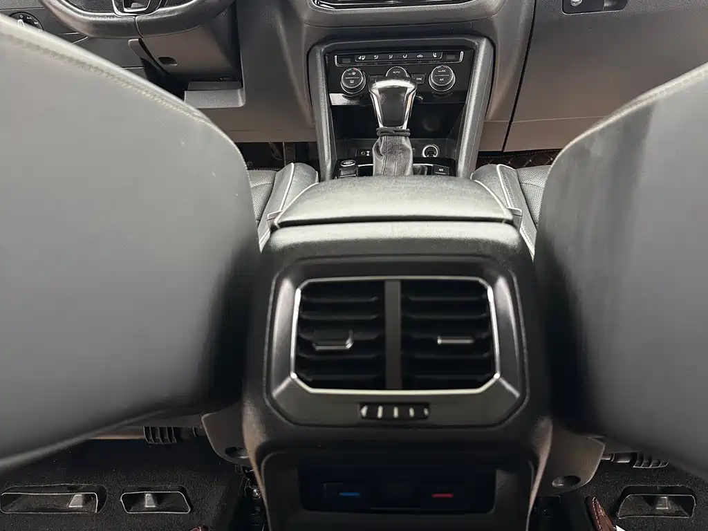 Volkswagen Tiguan L 2017 — фото 10