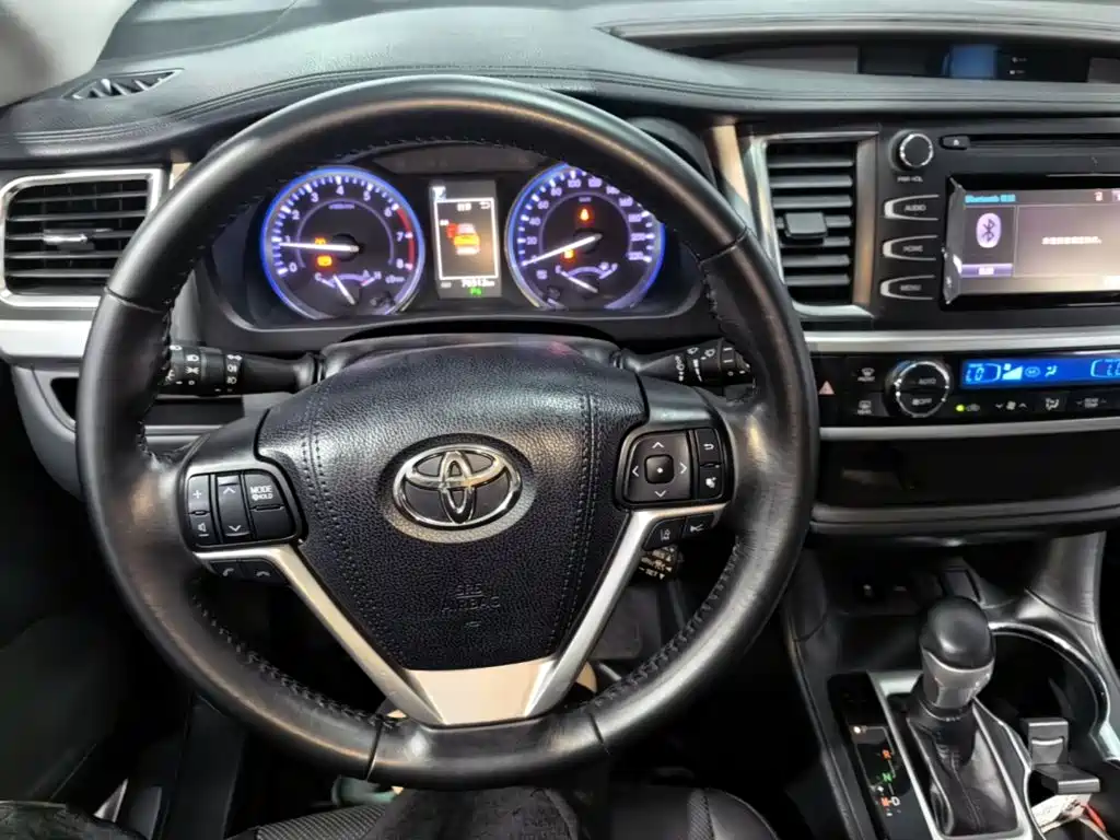 Toyota Highlander 2018 — фото 11