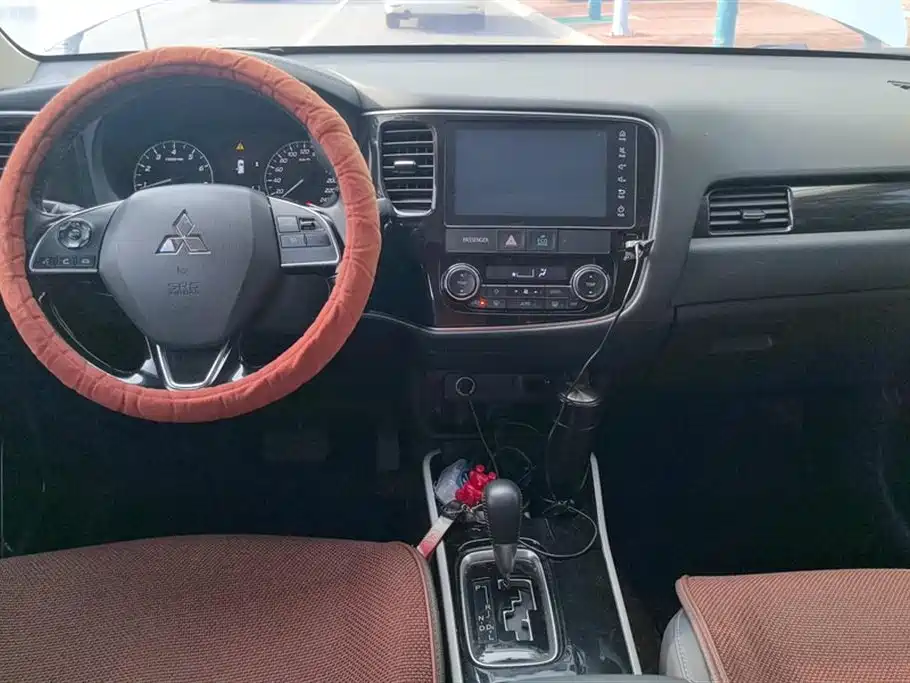 Mitsubishi Outlander 2019 — фото 13