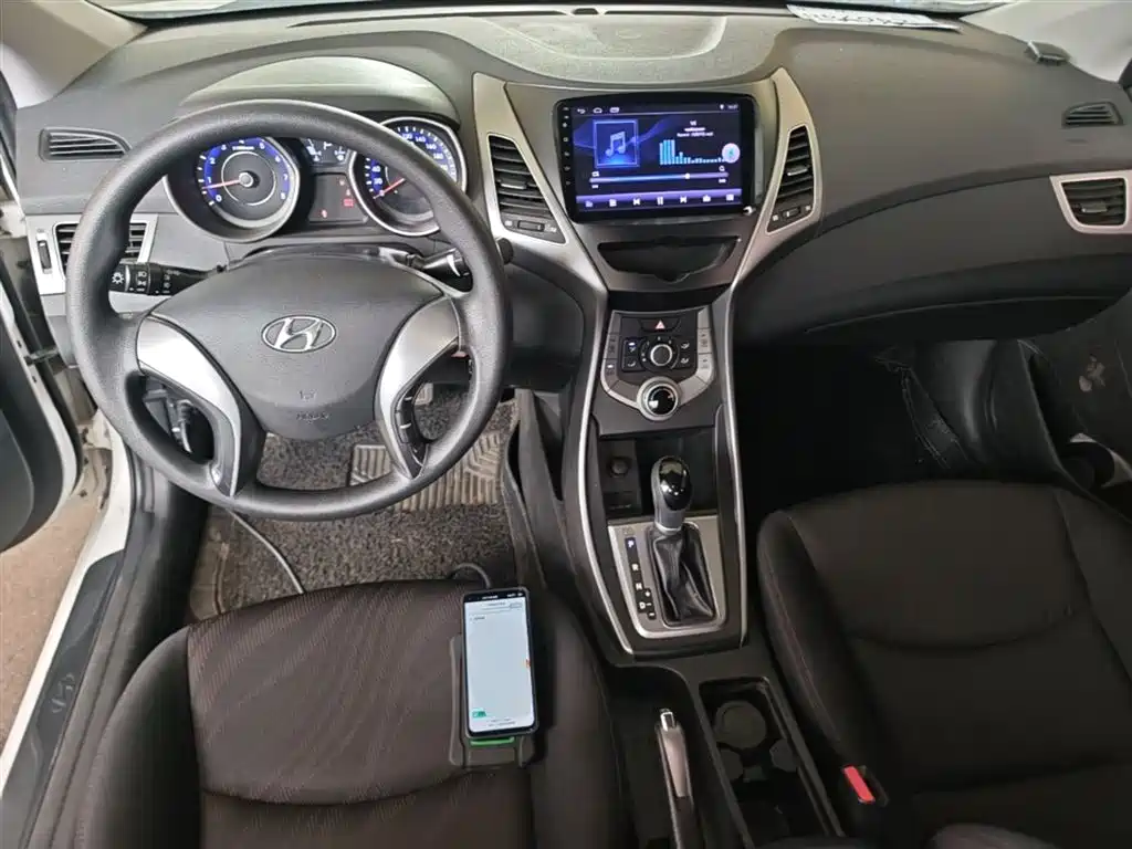 Hyundai Elantra Langdong 2015 — фото 10