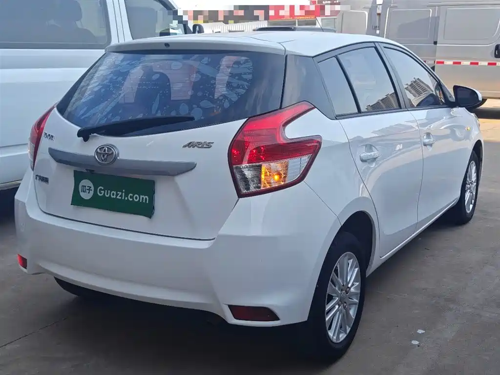 Toyota Yaris L 2015 — фото 7