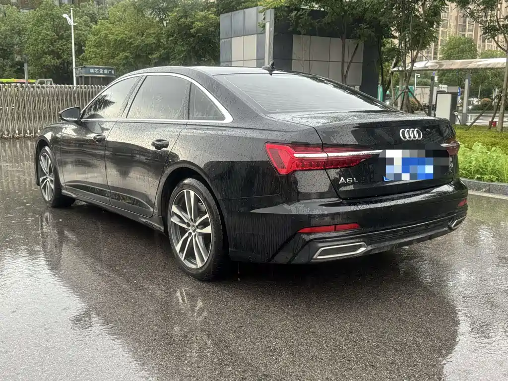 Audi A6L 2022
