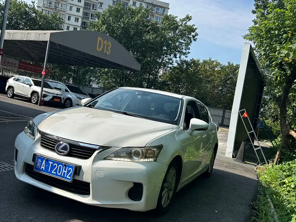 Lexus CT 2012