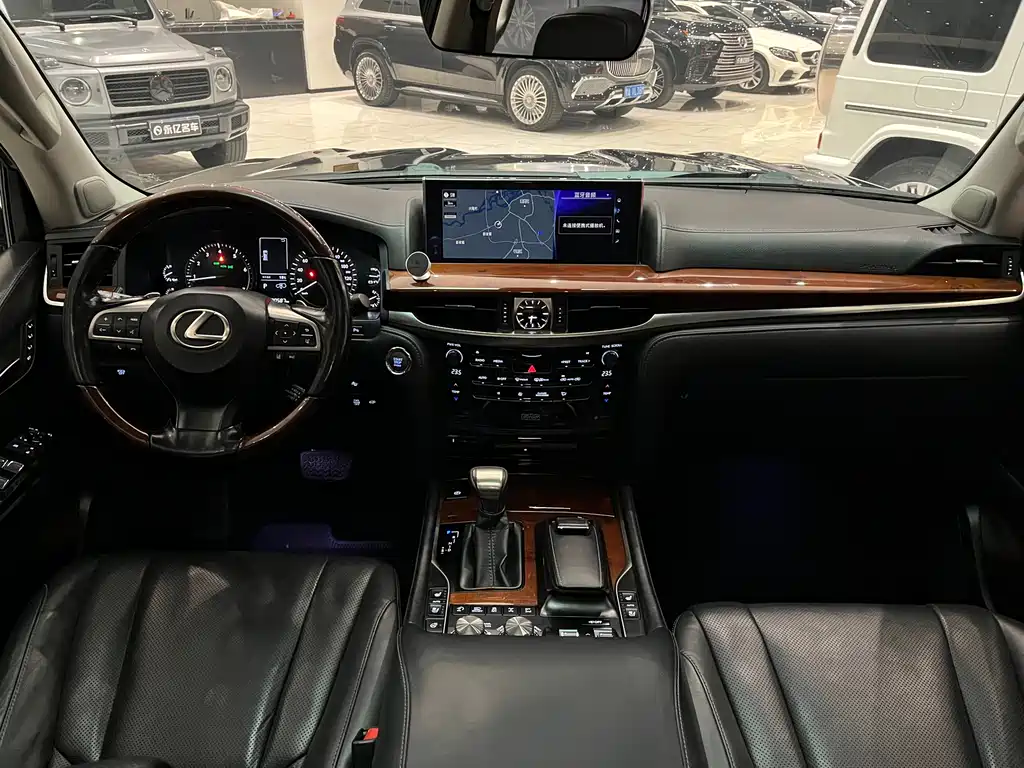 Lexus LX 2017 — фото 4