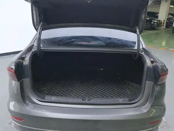 Geely Emgrand 2023