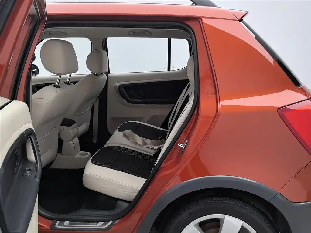 Skoda Fabia 2013 — фото 15