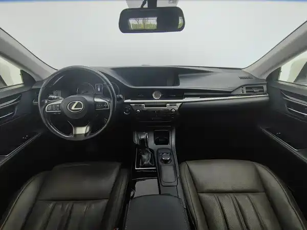 Lexus ES 2017