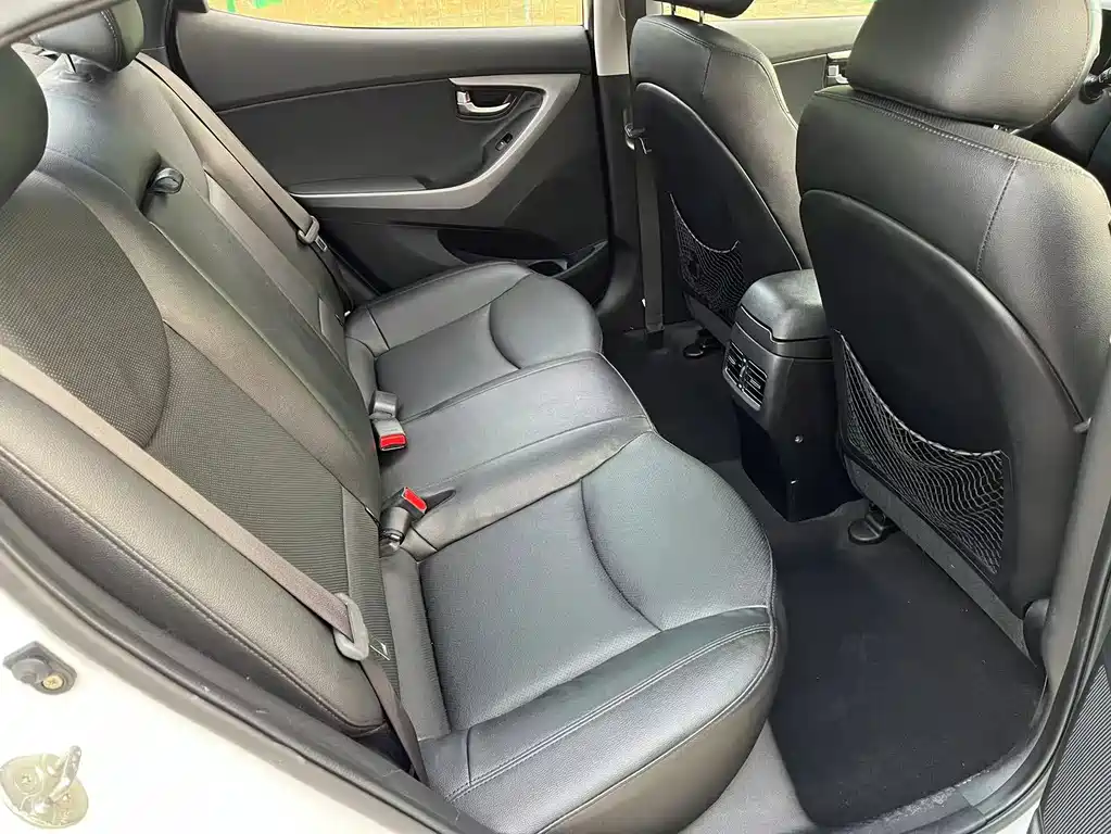 Hyundai Elantra Langdong 2015 — фото 8