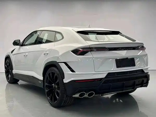 Lamborghini Urus 2024