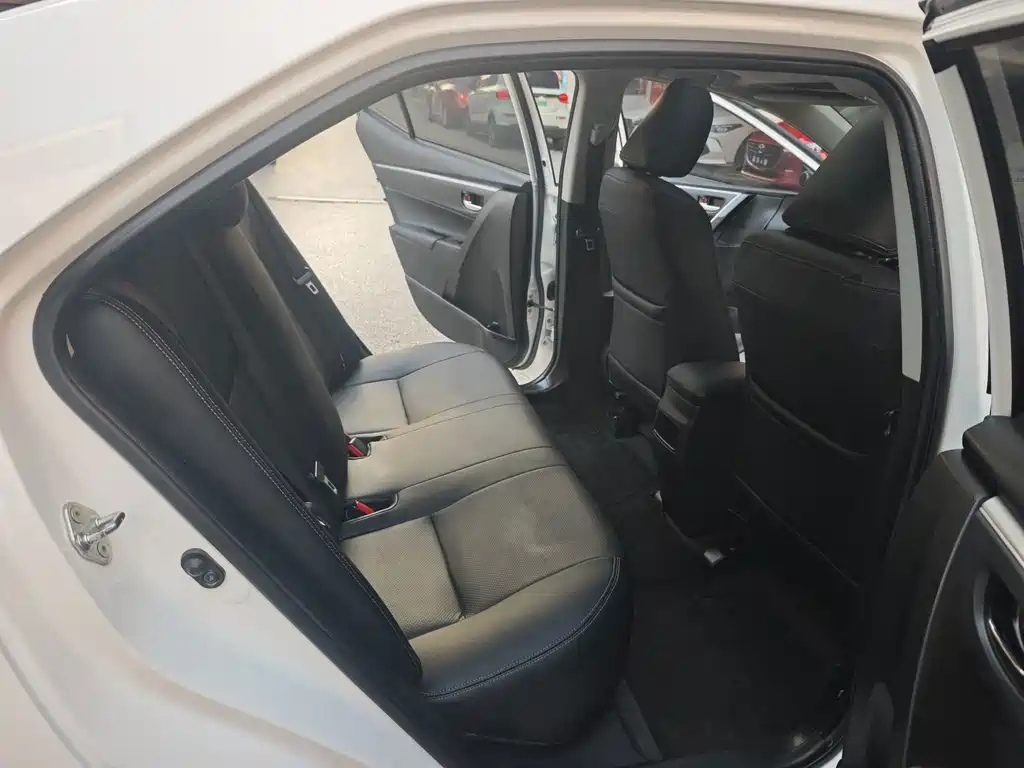 Toyota Corolla 2015 — фото 11