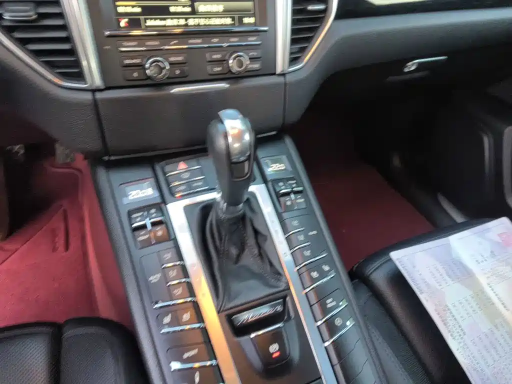 Porsche Macan 2015 — фото 11