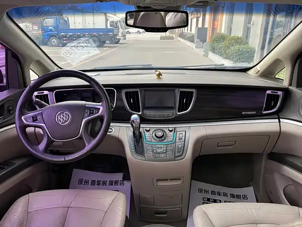 Buick GL8 2011