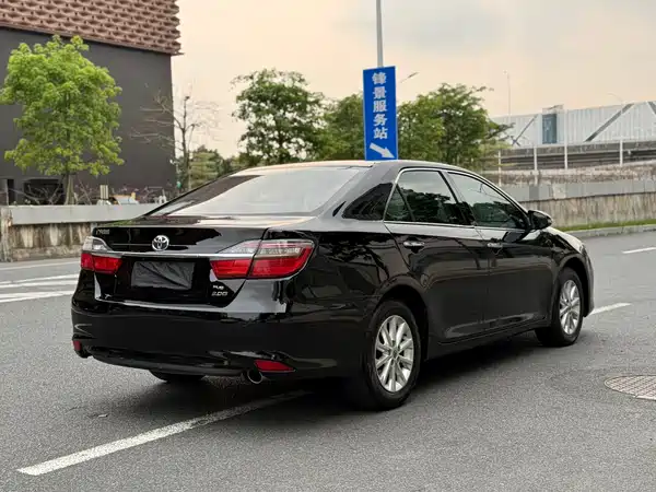 Toyota Camry 2015
