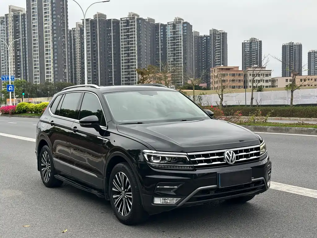 Volkswagen Tiguan L 2017 — фото 3