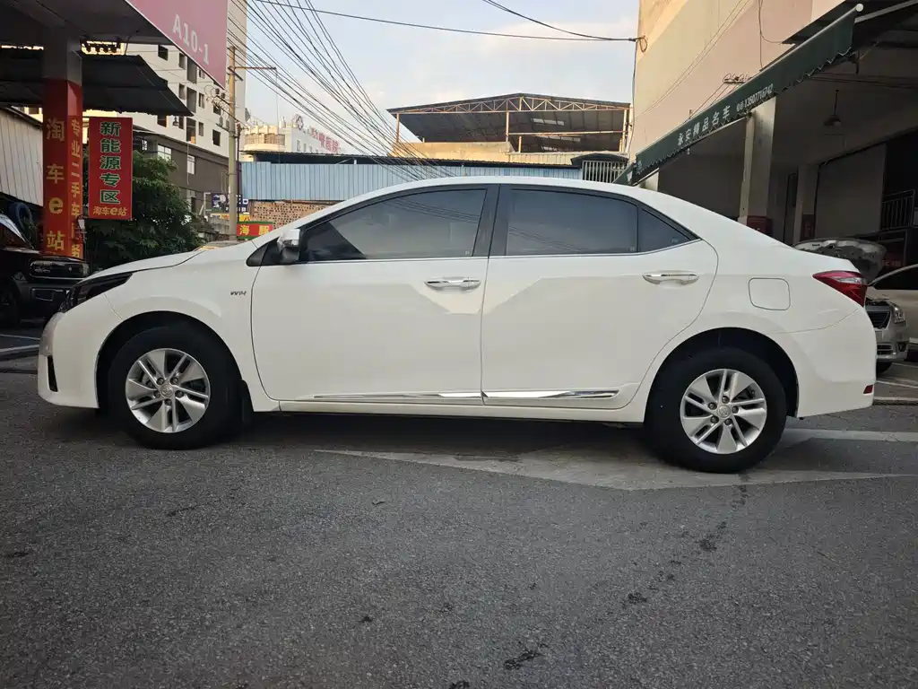 Toyota Corolla 2015 — фото 8