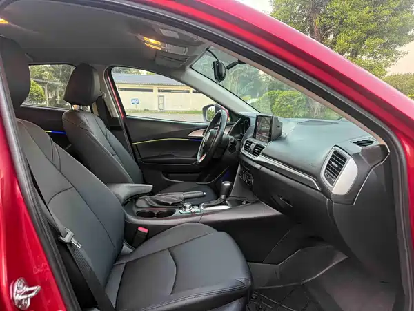Mazda 3 Axela 2019