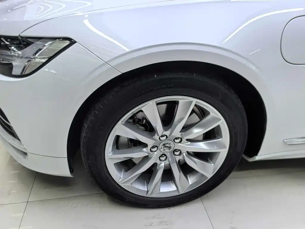 Volvo S90 PHEV 2020