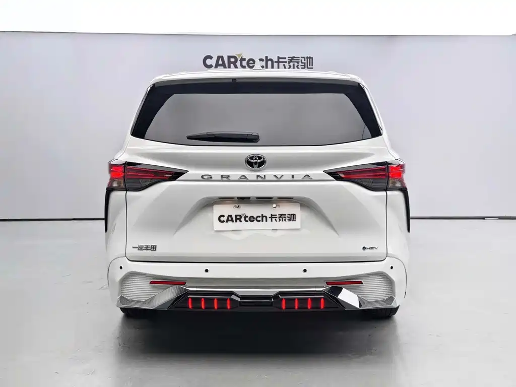 Toyota Sienna 2024