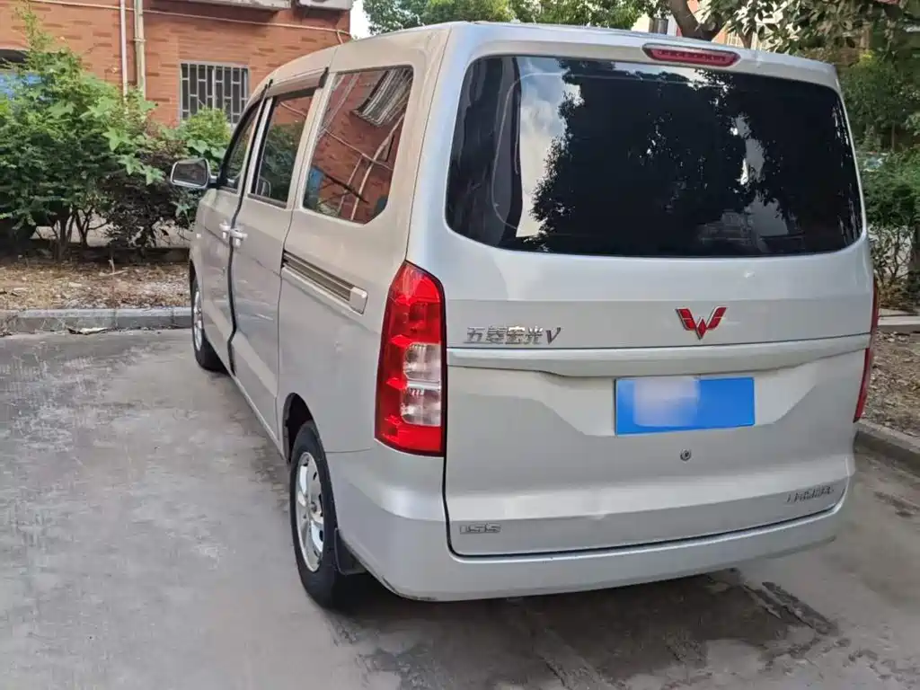 Wuling Hongguang V 2021