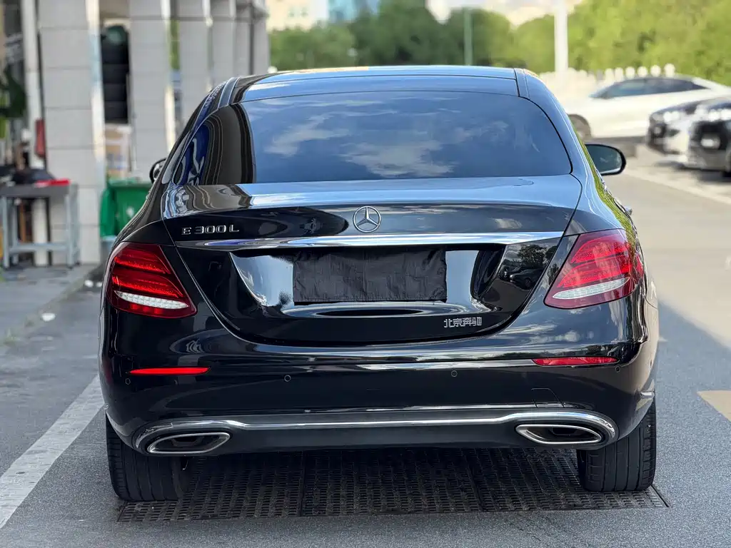 Mercedes-Benz E-Class 2019 — фото 13