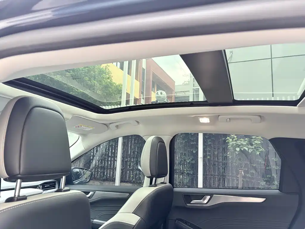 Ford Escape 2022 — фото 17
