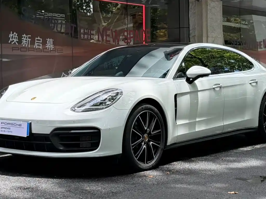 Porsche Panamera 2024 — фото 1