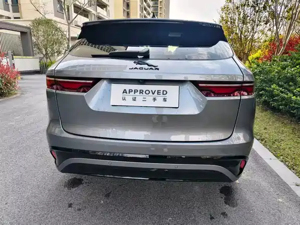 Jaguar F-PACE 2025