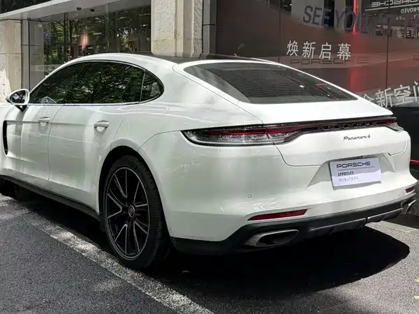 Porsche Panamera 2024