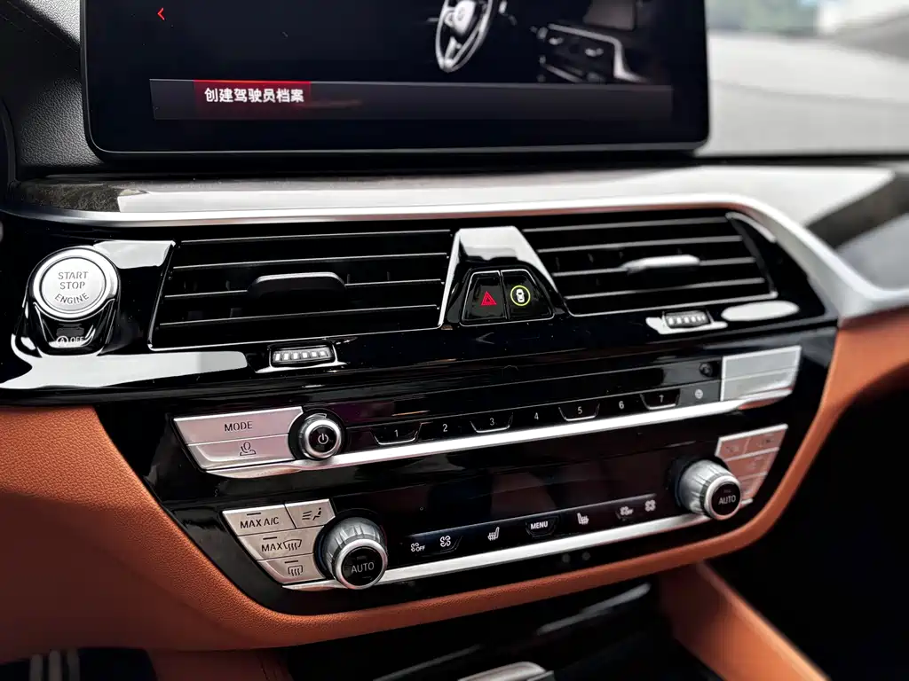 BMW 6 Series GT 2024 — фото 19