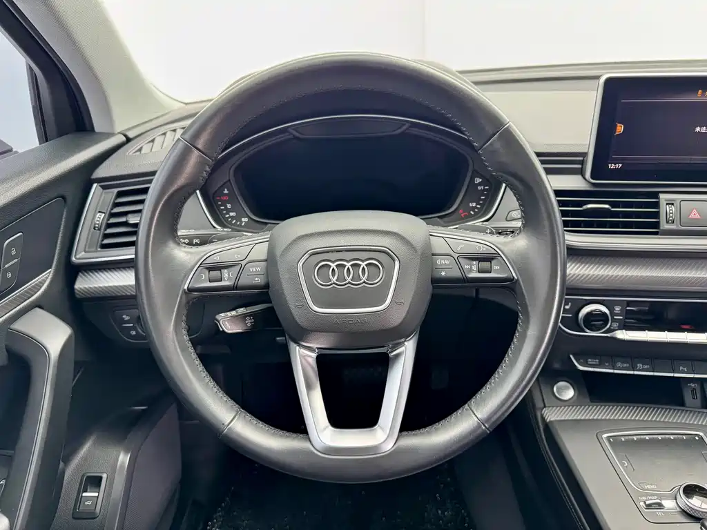 Audi Q5L 2019 — фото 17