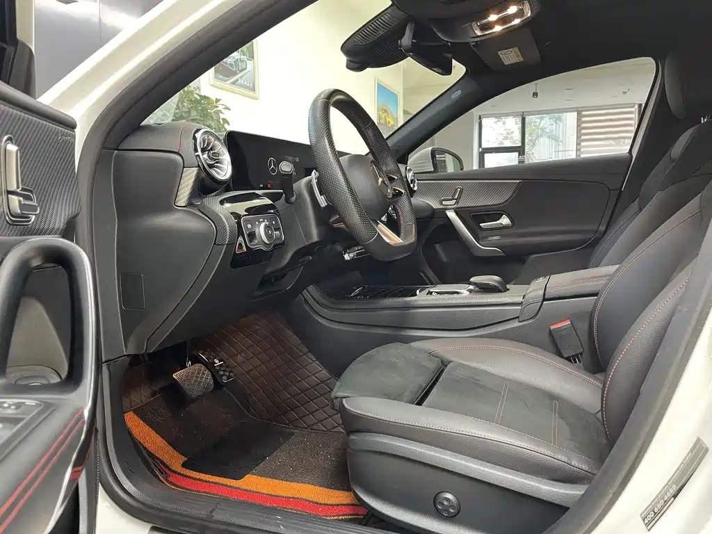 Mercedes-Benz A-Class 2023 — фото 7