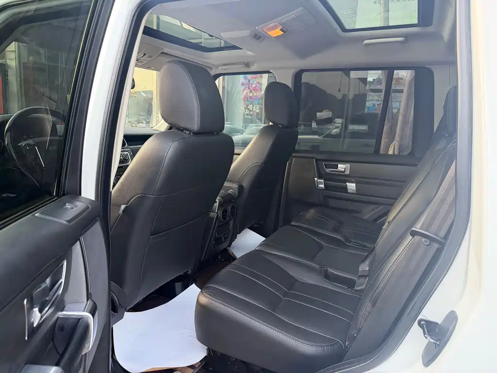 Land Rover Discovery 2017 — фото 11