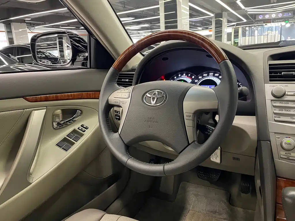 Toyota Camry 2008 — фото 13