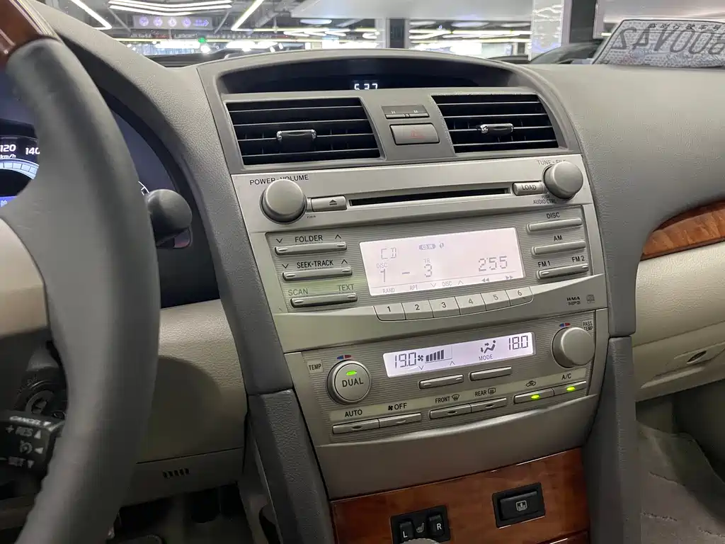 Toyota Camry 2008 — фото 18