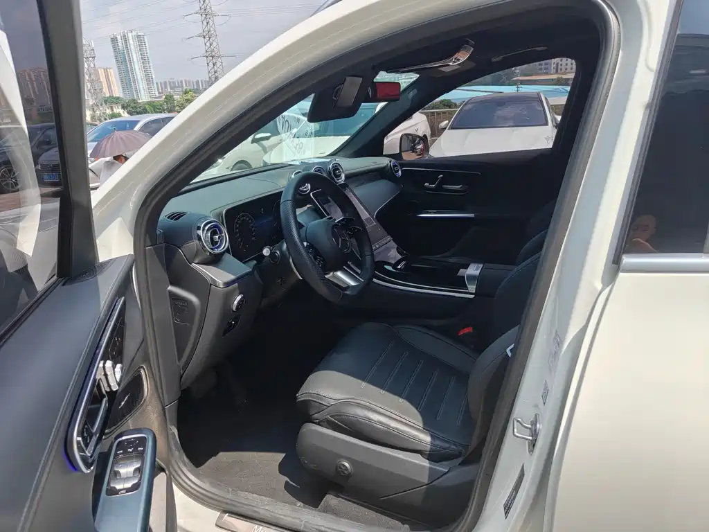 Mercedes-Benz GLC 2023