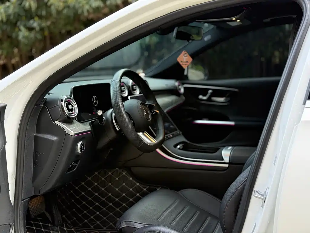 Mercedes-Benz C-Class 2023 — фото 5