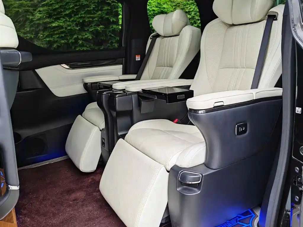 Lexus LM 2022 — фото 13